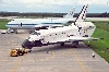 thumbnail to a view of the Space Shuttle Atlantis after its arrival at the KSC, Florida, atop a specially modified NASA Boeing 747, July 3rd, 2007 / vignette-lien vers une vue de la navette Atlantis aprs son arrive au Kennedy Space Center sur le dos d'un Boeing 747 spcial de la NASA, le 3 juillet 2007