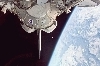 thumbnail to a view of the Space Shuttle getting up to the ISS, Flight Day 2 / vignette-lien vers une vue de la navette spatiale sur sa route  destination de l'ISS, jour de vol n 2