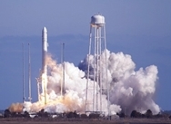 la fuse de lancement Antares (Orbital Sciences Corporation) dcolle pour un vol-test russi le 21 avril 2013