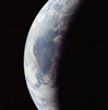 vignette-lien vers une vue de l'image de la Terre prise par les astronautes d'Apollo 11 au cours des dernires heures de leur voyage de retour de la Lune