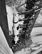 vignette-lien vers une vue de la fuse Saturn V de la mission Apollo 6 quittant le Vehicle Assembly Building sur le transporteur des missions  destination du pas de tir 39-A