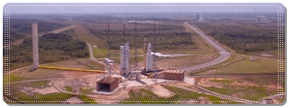 une Ariane 5 de l'ESA transferre au pas de tir  Kourou, en Guyane franaise 