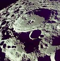 la Lune vue depuis l'orbite lunaire