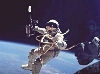 vignette-lien vers la premire sortie dans l'espace amricaine, Ed White, le 3 juin 1965 (image faisant partie de notre srie Images de la conqute spatiale)